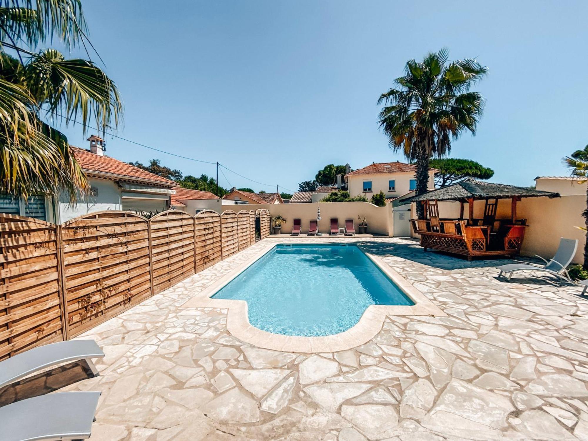 Reve D'Azur En Bord De Mer A La Nartelle Avec Piscine Dans La Residence, Terrasse, Bbq, 2 Chambres 2 Sdb Logement De 35M2 Draps Inclus Sainte-Maxime Exterior foto